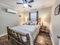 Serene Pine Tree Meadows Cottage w/ Stunning Views