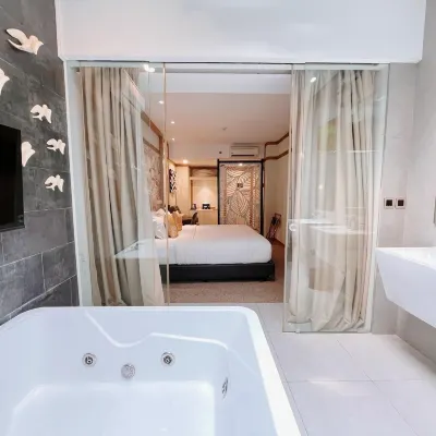 Verse Luxe Hotel Wahid Hasyim Hotels near Sarinah