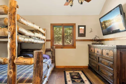 Whispering Pines Walk to Bear Mountain! - Chalets
