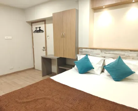 Central Lodge فنادق في كولهابور