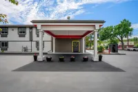 Super 8 by Wyndham Lewiston Auburn Area Hotels in Lewiston