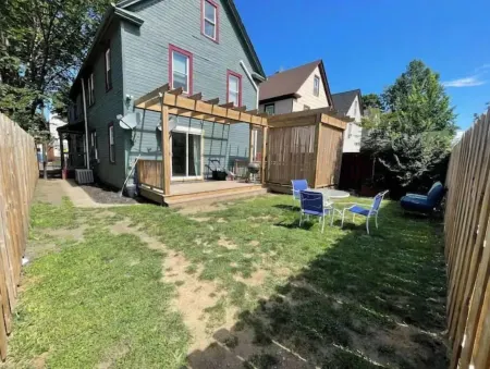 Lovely 2 Bedroom Unit with a Hot Tub