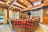 2 Mi to Schuss Mountain: Cozy Cabin w/ Deck - 3-Star