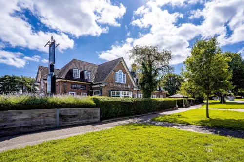Pear Tree Inn Hotels in Bramfield