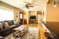 Charming 2-bedroom cottage in beautiful Colorado Springs