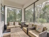 3 Mi to Usf: Dog-friendly Home w/ Large Yard Hotels in Lutz