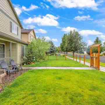 Walk to Downtown Sisters - Dog Friendly - Updated! Hotel Exterior