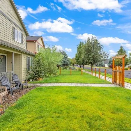 Walk to Downtown Sisters - Dog Friendly - Updated!