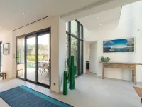 Vivenda Espaçosa com Piscina Aquecida Mt-discreta Hoteles en Pechão