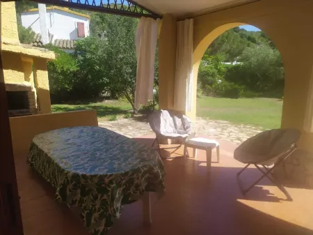Villa Elisabetta surrounded by greenery just a few minutes from the beach