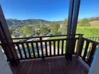 Superbly equipped, self-contained apartment in a quiet location close to the town center.