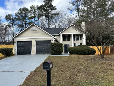 MIMI MANSION ...SPACE GALORE!. 16 SLEEPS IN LUXURIOUS  COMFORT FOR LESS $$$$ Hotels in der Nähe von The Mall at Stonecrest