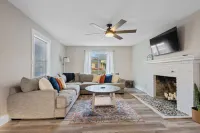 Elle House4 Bedroom House in Historic Downtown Siloam Springs