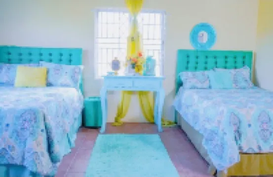 Charming 3-bedroom house with AC and WiFi in Negril