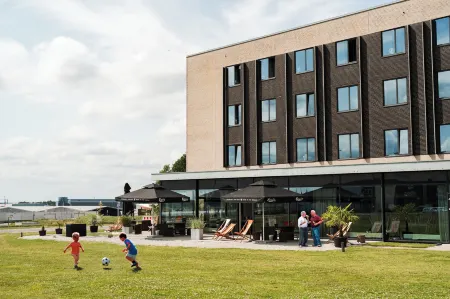 Airport Hotel, Billund Отели в г. Vandel