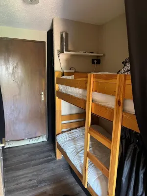 Cosy studio with superb view of the Aiguilles d'Arves at the foot of the slopes