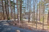Wooded Waterfront Grantham Home < 10 Mi to Ski! - Wifi