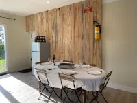 Villa Détente Jacuzzi 聖埃蒂安德富熱雷住宿飯店