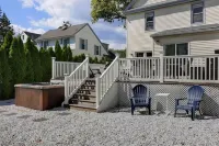 Perfect modern downtown Red Bank Deck and Hot Tub