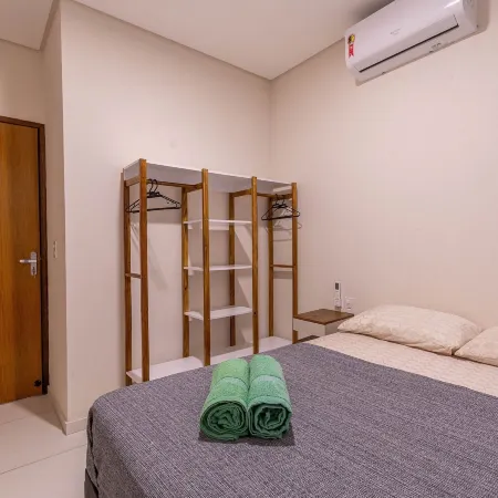 Flats Mar'Bella Com Varanda Para Relaxar e Praia Para Curtir, Garagem Privado e ArCond
