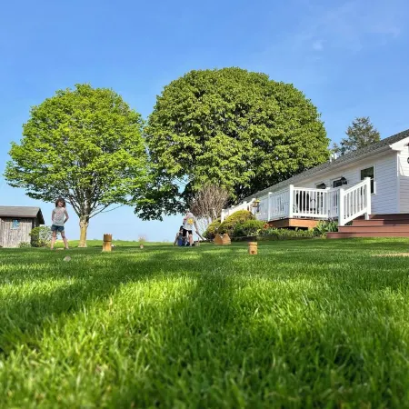 Spacious 2-bedroom cottage ideal for Scrapbooking and Quilting retreats.