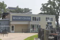 One bedroom W/ fitness Room & Swimming pool W/Discounted Rental car