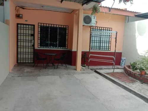 Homestay Tok Abah Seri Iskandar Hotels in Bota