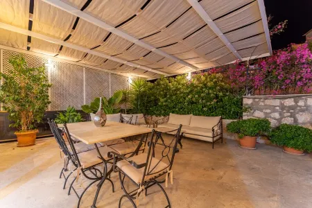 2 bed/2 bath - Own private pool, large outdoor space. Very central Отели рядом с достопримечательностью «Kalamar Beach Club»