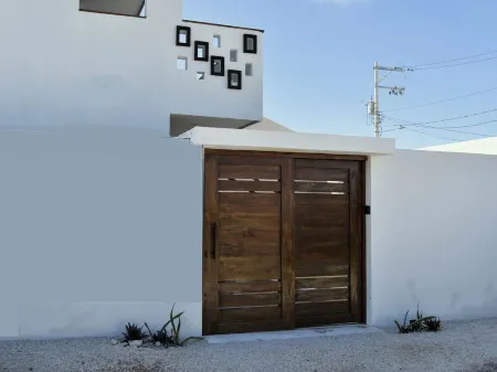 Swimming Pool-Beach-Sun and Sand enjoy the Coast