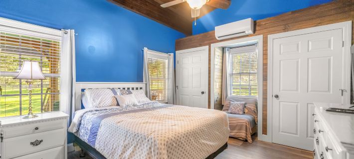 Tranquil Suite w/ Porch < 2 Mi to Cedar Lakes! Ξενοδοχεία στην πόλη Levy County