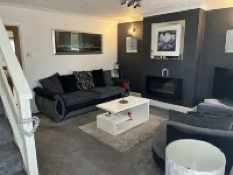 Modern 3 Bedroom Property in Quiet Location