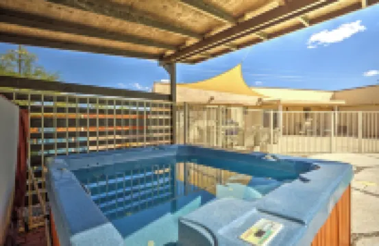 Large 7-bedroom, 4-bath house in NW Tucson - Pool, Pool Table, Sleeps 14+