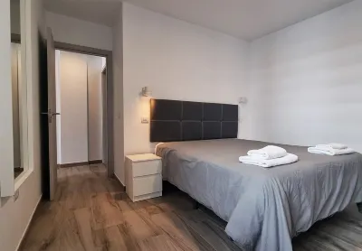 Costa Azul - Penthouse Left La Fuente Santa附近的飯店