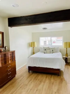 Experience Urban Luxury at Its Finest – Rent Your Dream Downtown Oasis Today!