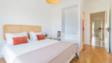 Ti Beach House Отели рядом с достопримечательностью «Praça D. João II»