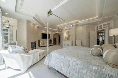 Luxurious Riverfront, Indoor Golf, Gym, Nature paradise