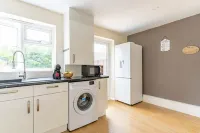 Cosy Home For Leisure/Relocation/Contractors Hotels in Northolt