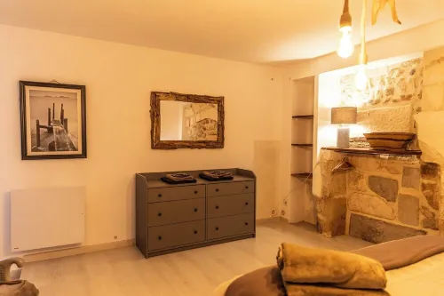 Cosy 55m2 Provencal apartment with charming Patio, near Alpilles Hotels in Eyragues