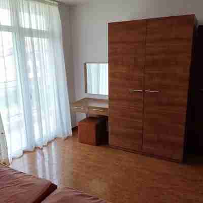 Billy's 2 bed apartment for Rent at Sun Village Complex Rooms