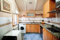 Next to the Cathedral, in the historical center. Apartment ideal for families