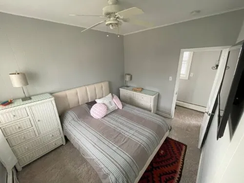 Cozy ocean block condo