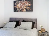 Apartment 002 on front first floor with terrace Отели в г. 