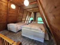 Snowfall Escapes - Lakefront Cabin with Loft & Bar