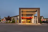 Comfort Inn Hotels near Laurentian University