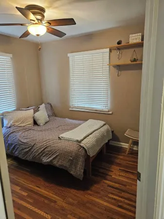 Quintessential Colorado 2-bedroom house with WiFi and Swampcooler in Englewood