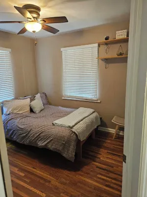 Quintessential Colorado 2-bedroom house with WiFi and Swampcooler in Englewood