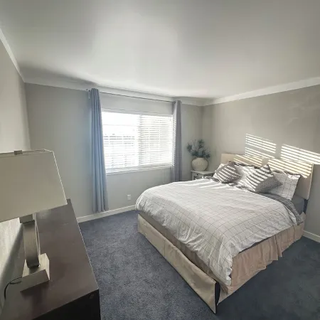 Tranquil Escape: 4-Bedroom Home with Modern Amenities and pool