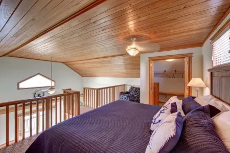 Charming Sound-front Captains Quarters in Frisco Отели рядом с достопримечательностью «Маяк мыса Хаттерас»