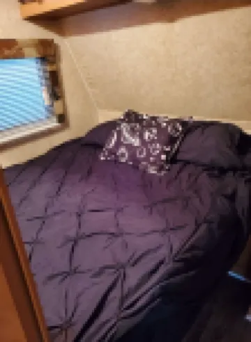 Camper sleeps 6 Nestled in a Wooded Area. Pet Friendly, Fire Pit, spacious 雷克斯酒店