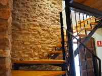 House with fenced garden, ideal for families. Near mountain and Ebro Delta.